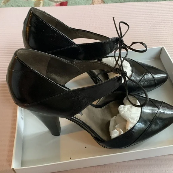 Calvin Klein NWOT stylish black heels. Black leather - Picture 5 of 11